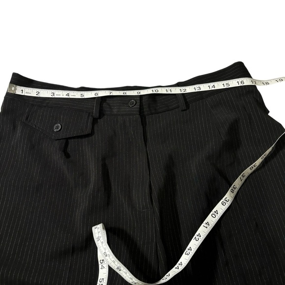 NWT Larry Levine Woman Stretch Pinstripe City Shorts Dress Up Going Out Size 20W - Picture 13 of 16